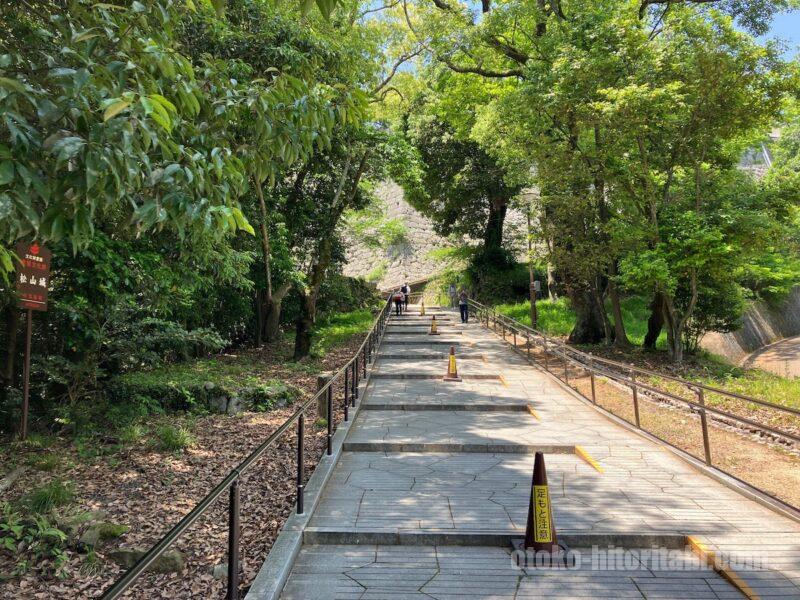 松山城 リフト 山麓駅から松山城までの道のり