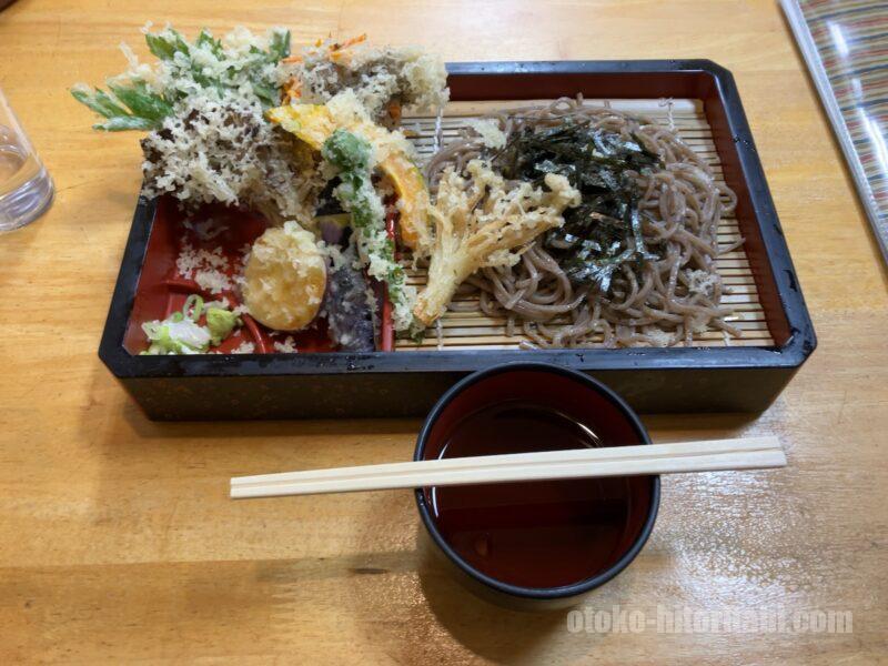 草津温泉バスターミナル 食事処 おかべ 天ぷらそば